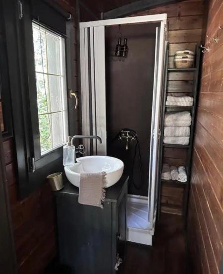 Roulotte / Tiny House Dans Les Alpilles Hotel Saint-Remy-de-Provence Exterior photo
